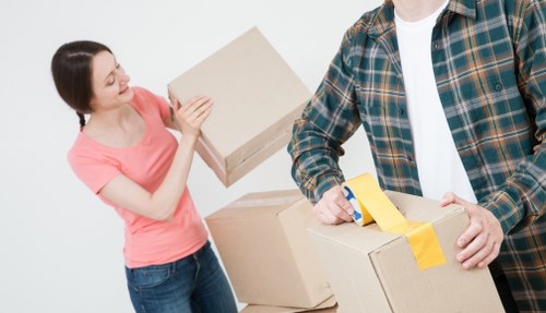 Customer submitting a moving complaint during a relocation service